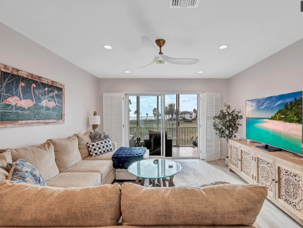 Luxurious Beachfront Condo in Longboat Key - Your Coastal Retreat Awaits
